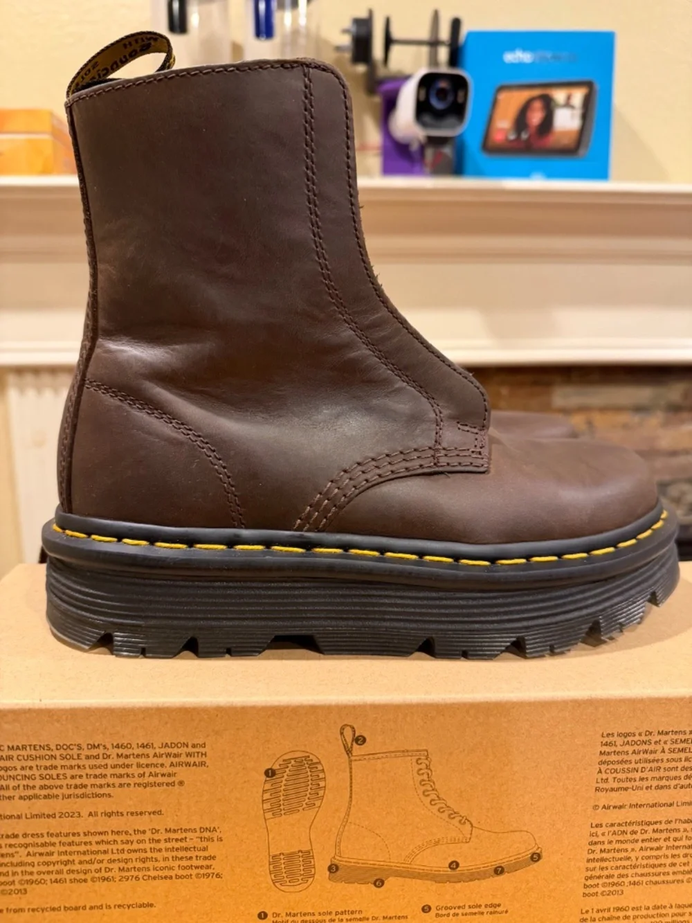 Dr Marten’s Zebzag Laceless Dark Brown Leather Boots, US 6